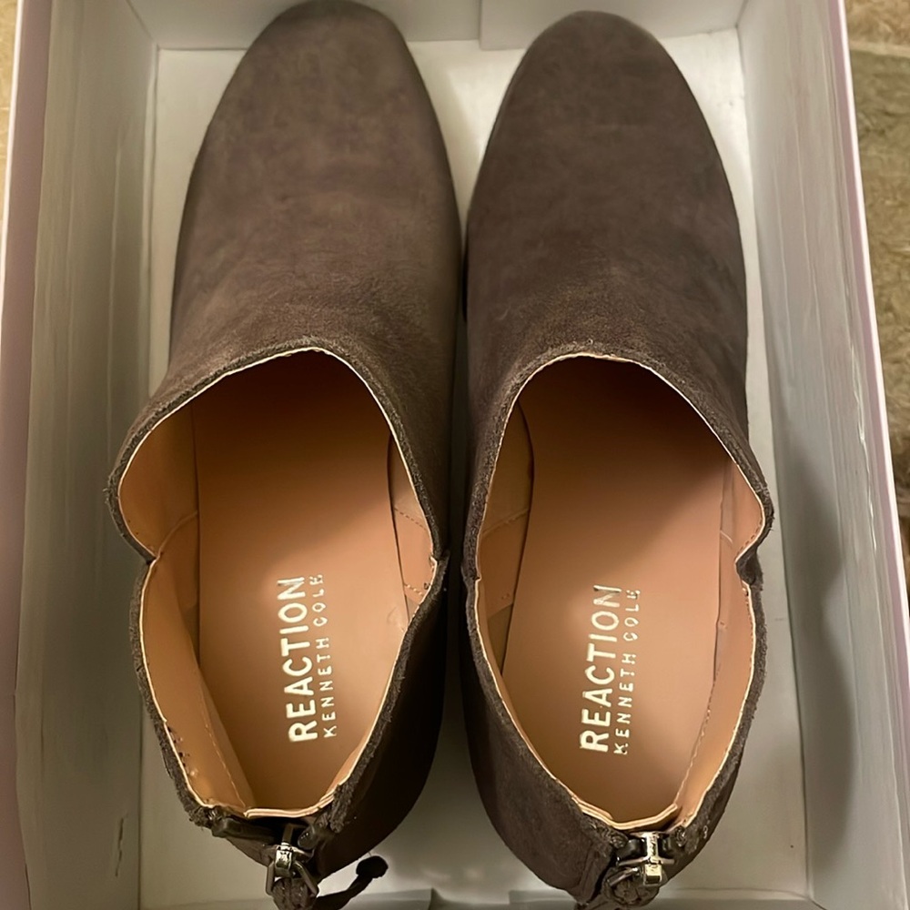 KENNETH COLE REACTION concrete side way ankle booties Sz 7